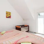 Awesome In Rab With Kitchen Appartement Rab Town