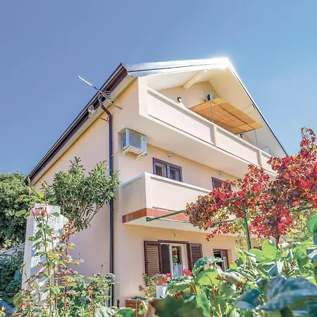 Awesome In Rab With Kitchen