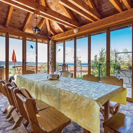 Apartmán Awesome In Rab With Kitchen *