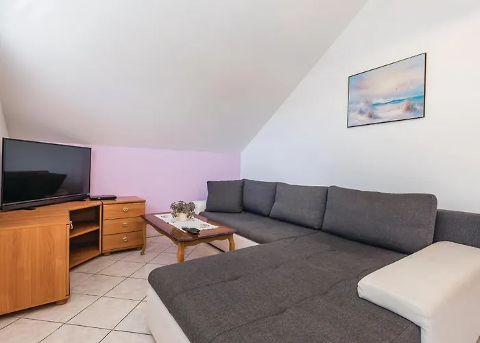 Awesome In Rab With Kitchen Lägenhet *