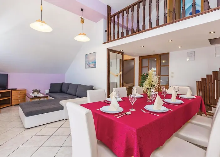 Lägenhet Awesome In Rab With Kitchen Rab Town