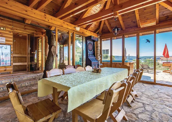 Awesome In Rab With Kitchen *