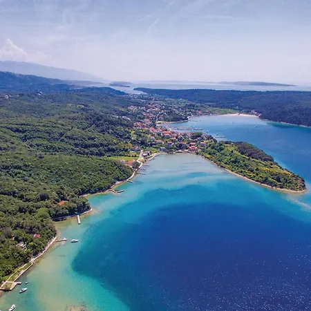 Appartement Awesome In Rab With Kitchen *