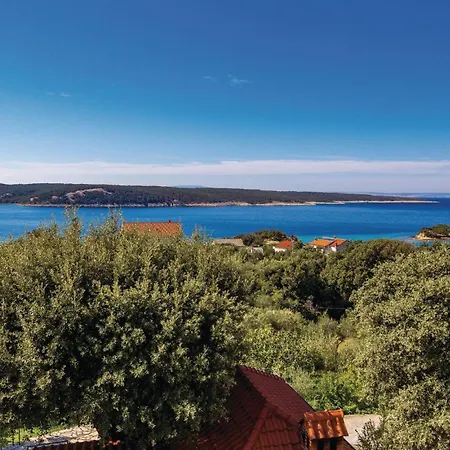 Appartement Awesome In Rab With Kitchen