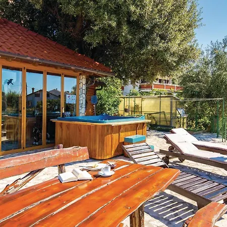 Awesome In Rab With Kitchen Apartman Rab Town